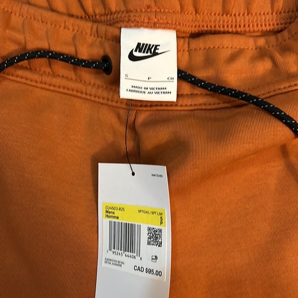Men’s Nike tech fleece shorts - Picture 2 of 3
